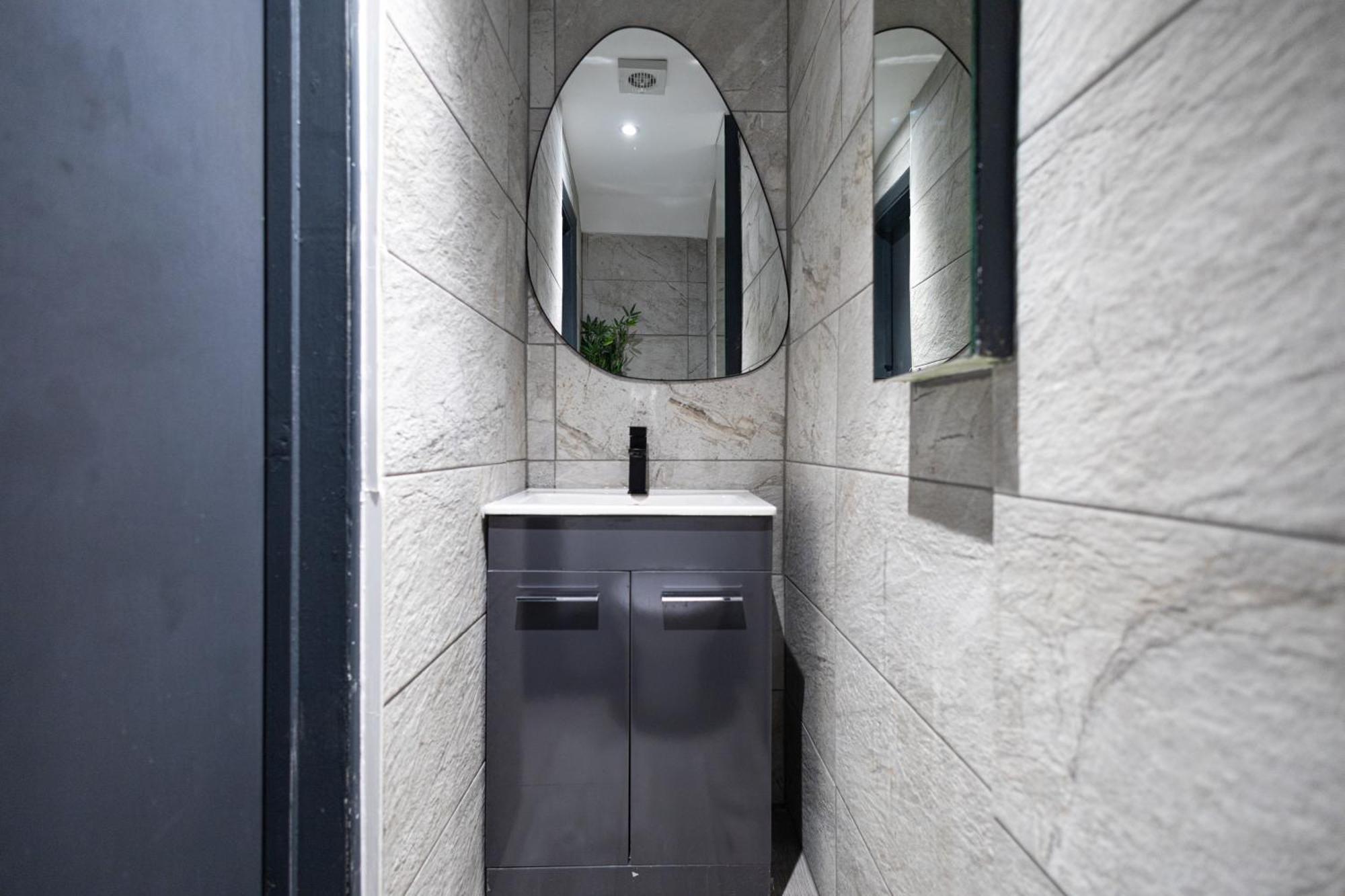 Elegant 1Bedroom Flat With Jacuzzi In A Prime Location London Ngoại thất bức ảnh