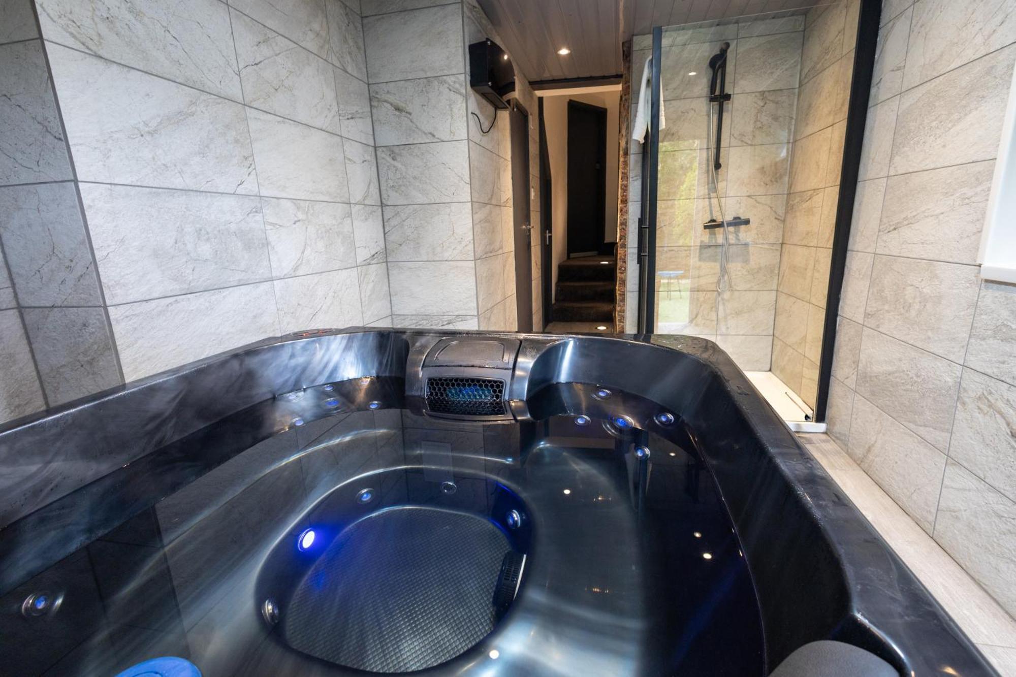 Elegant 1Bedroom Flat With Jacuzzi In A Prime Location London Ngoại thất bức ảnh